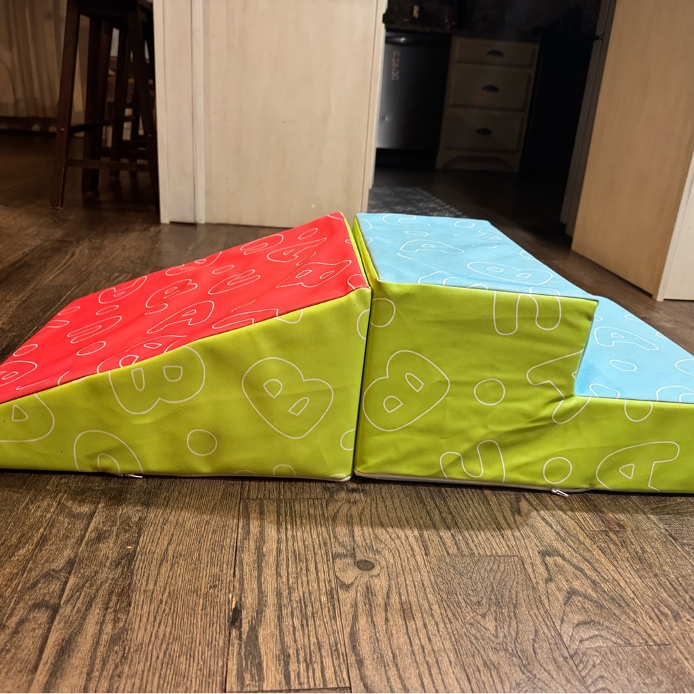 Millard Foam Toddler Stairs and Ramp